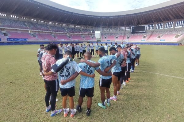 Here are some alternative titles for "Pemain PSBS Biak Fokus Matangkan Taktik dan Ritme Permainan":

1. "Pemain PSBS Biak: Mengasah Taktik dan Ritme untuk Kemenangan"
2. "Strategi dan Ritme Permainan: Fokus Pemain PSBS Biak"
3. "Pemain PSBS Biak Tingkatkan Taktik dan Ritme Permainan"
4. "Mengoptimalkan Taktik dan Ritme: Upaya Pemain PSBS Biak"
5. "Menyiapkan Strategi: Pemain PSBS Biak Fokus pada Taktik dan Ritme"
6. "Pemain PSBS Biak Berkomitmen pada Taktik dan Ritme Pertandingan"

Feel free to choose any title or let me know if you need more options!