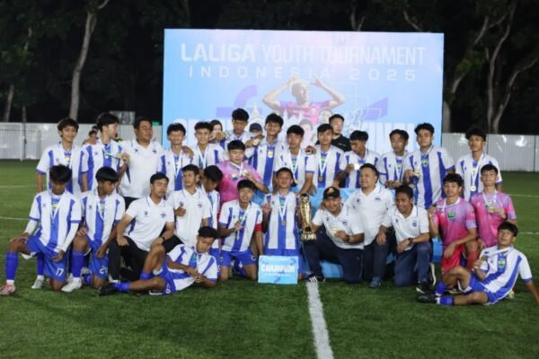 Berikut beberapa alternatif judul untuk "Akademi Persib dan CS Private Soccer Juara Turnamen Muda LALIGA 2025":

1. "Akademi Persib dan CS Private Soccer Raih Gelar Juara di Turnamen Muda LALIGA 2025"
2. "Kemenangan Gemilang: Akademi Persib dan CS Private Soccer Juara di LALIGA 2025"
3. "Turnamen Muda LALIGA 2025: Akademi Persib dan CS Private Soccer Menjadi Juara"
4. "Akademi Persib dan CS Private Soccer Dominasi Turnamen Muda LALIGA 2025"
5. "Prestasi Membanggakan: Akademi Persib dan CS Private Soccer Menjuarai LALIGA 2025"
6. "Juara Bersama: Akademi Persib dan CS Private Soccer di Turnamen Muda LALIGA 2025"
7. "Akademi Persib dan CS Private Soccer Kuat di Turnamen Muda LALIGA 2025"

Silakan pilih atau sesuaikan sesuai kebutuhan!