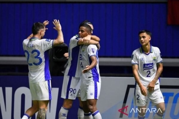 Persib Mengantongi Kemenangan Pertama Setelah Menaklukkan Bangkok United 2-0 Persib Mengantongi Kemenangan Pertama Setelah Menaklukkan Bangkok United 2-0